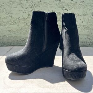 TOP Moda Black Wedge Ankle Bootie 👢